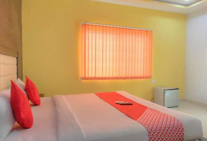 Capital O 15965 Hotel Nandi Gateway