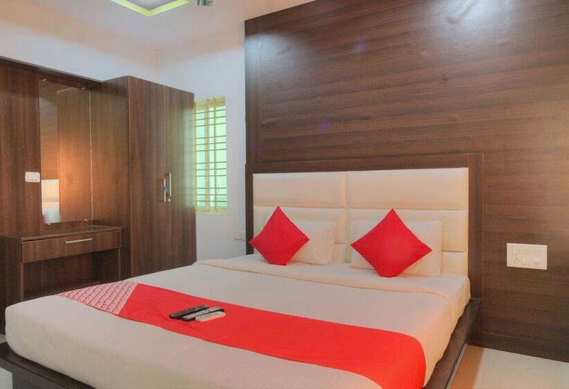 Capital O 15965 Hotel Nandi Gateway