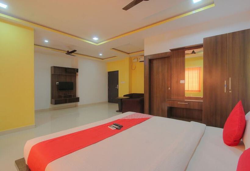 Capital O 15965 Hotel Nandi Gateway