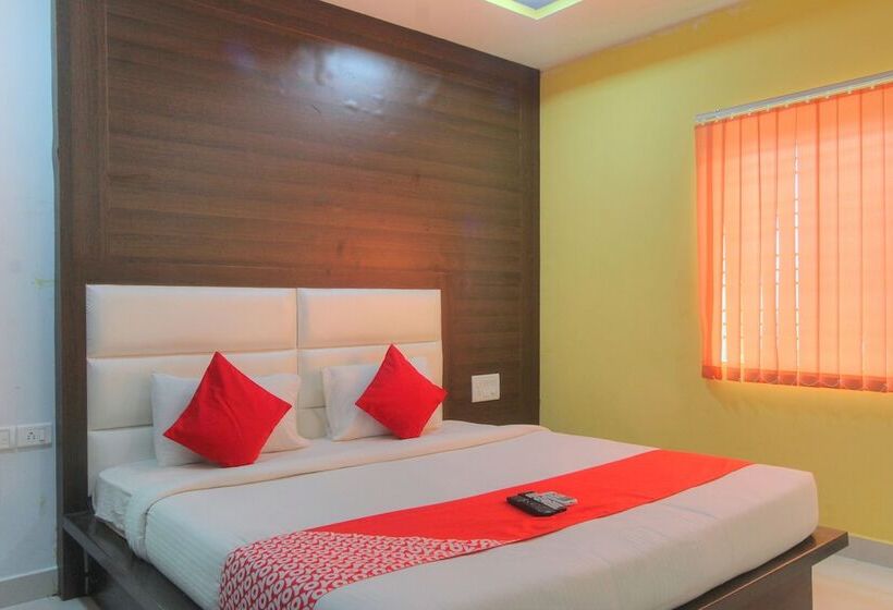 Capital O 15965 Hotel Nandi Gateway