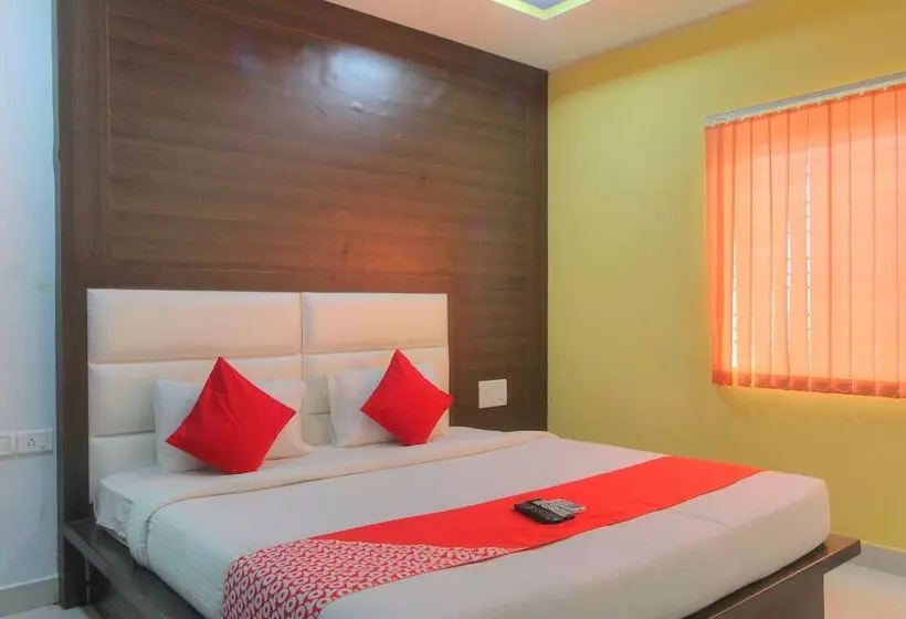 Capital O 15965 Hotel Nandi Gateway