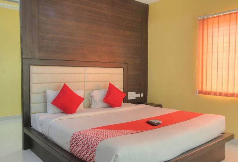 Capital O 15965 Hotel Nandi Gateway