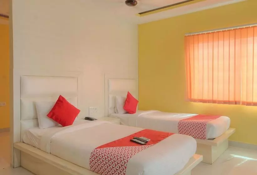 Capital O 15965 Hotel Nandi Gateway