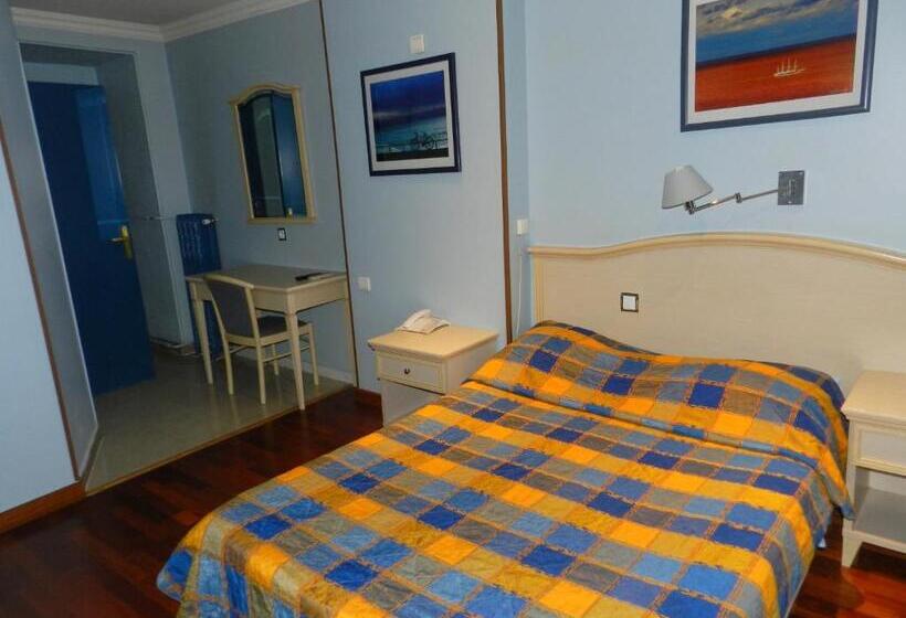 هتل Antares Hostel