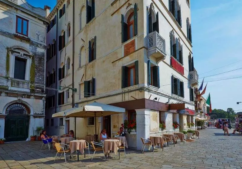 هتل Antiche Figure