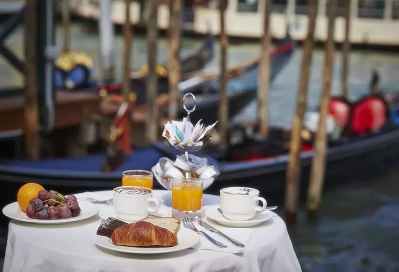 هتل Antiche Figure