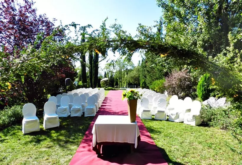 בית מלון כפרי El Jou