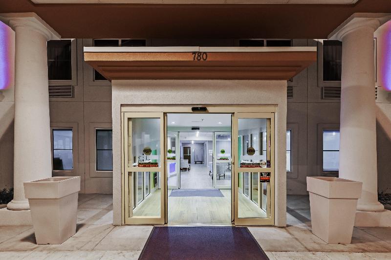 Holiday Inn Express Hotel & Suites Dallas Lewisville, An Ihg