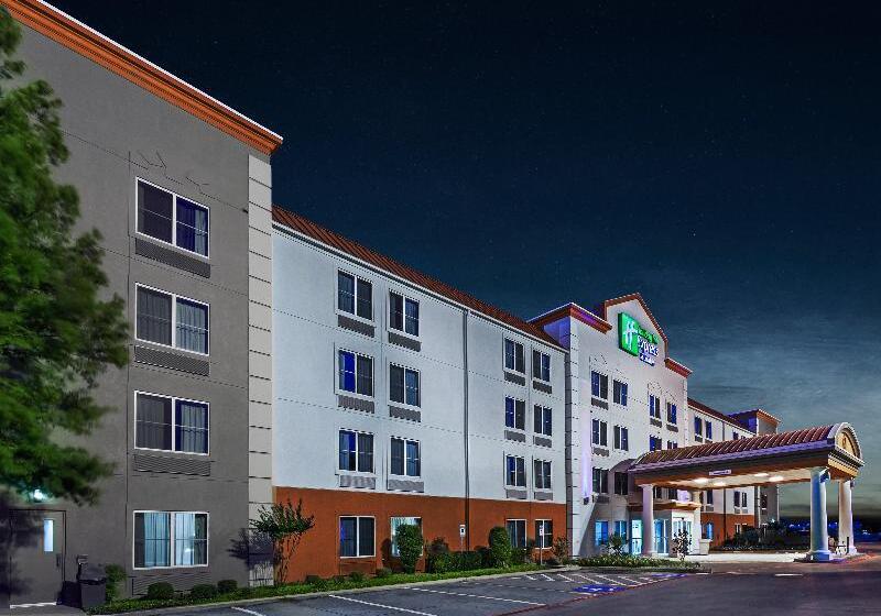 Holiday Inn Express Hotel & Suites Dallas Lewisville, An Ihg