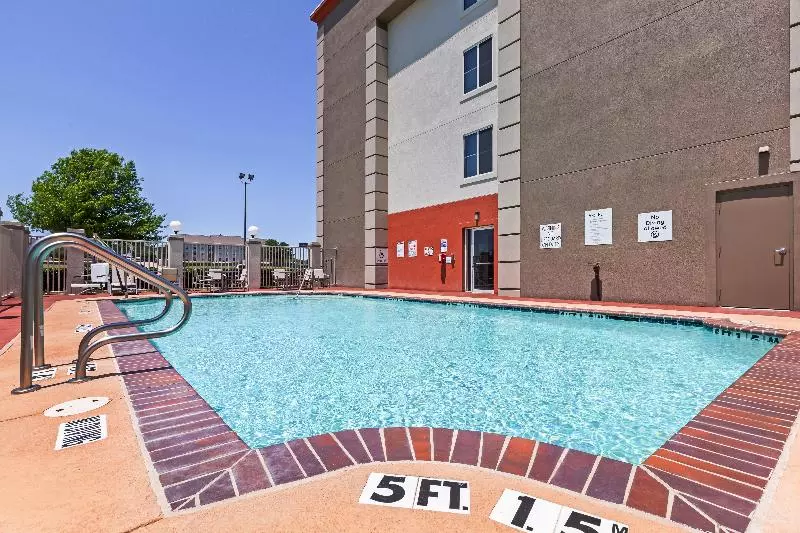Holiday Inn Express Hotel & Suites Dallas Lewisville, An Ihg