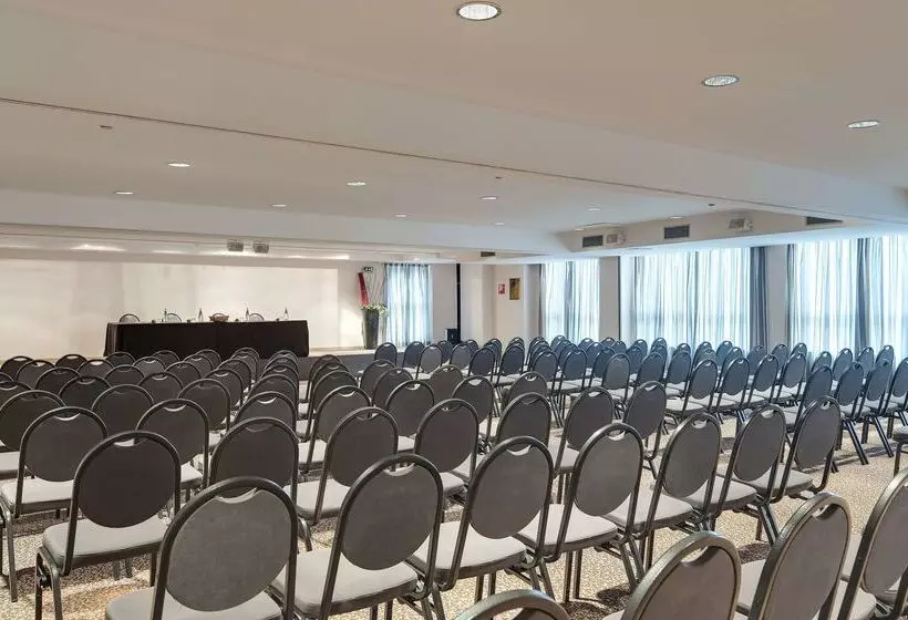 هتل Occidental Aran Park