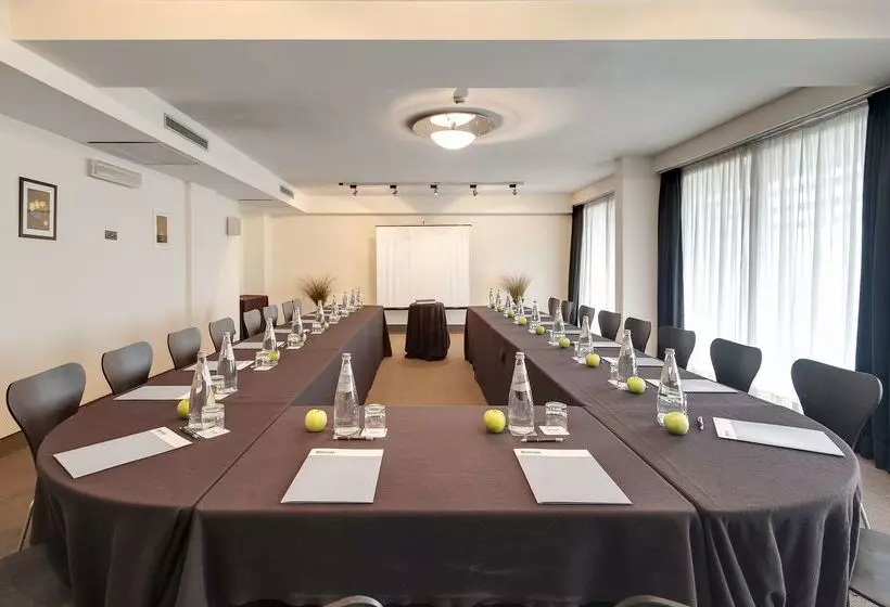 هتل Occidental Aran Park