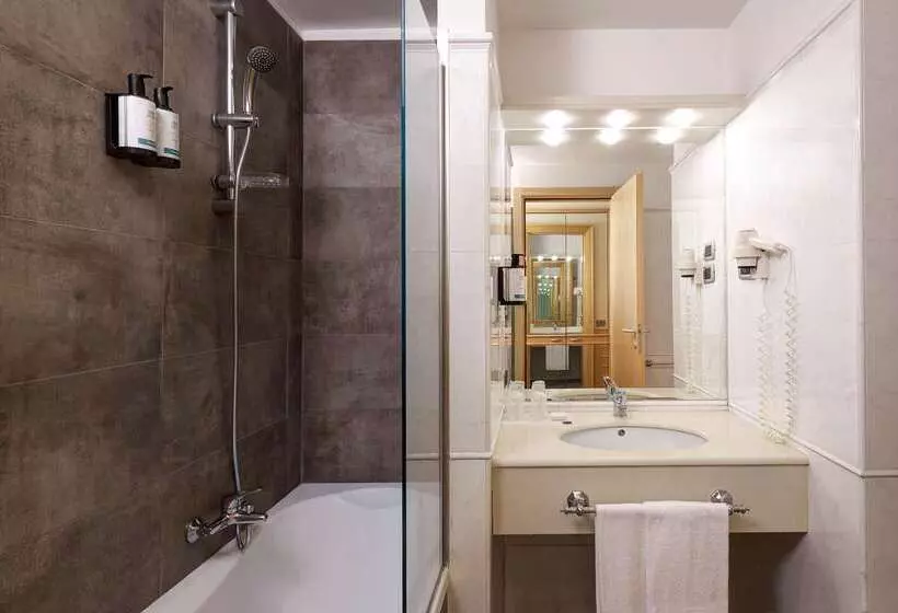 هتل Occidental Aran Park