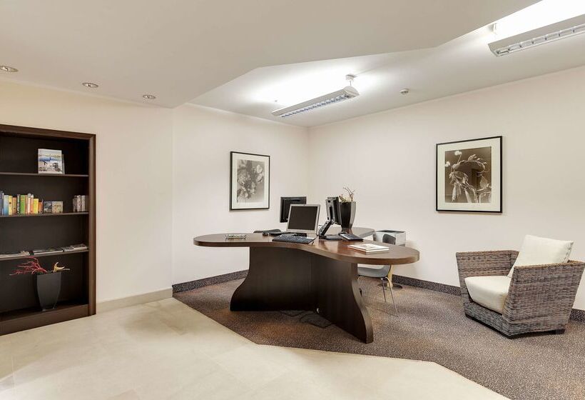 Hotel Occidental Aran Park