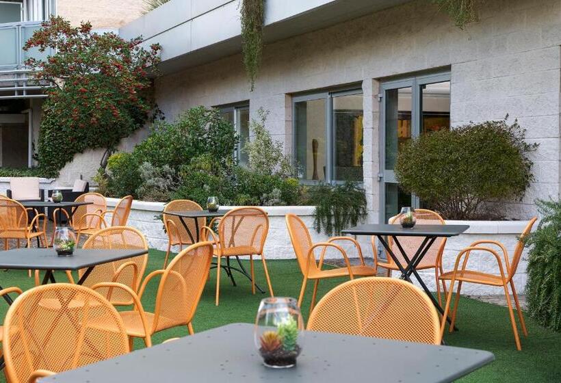 Hotel Occidental Aran Park