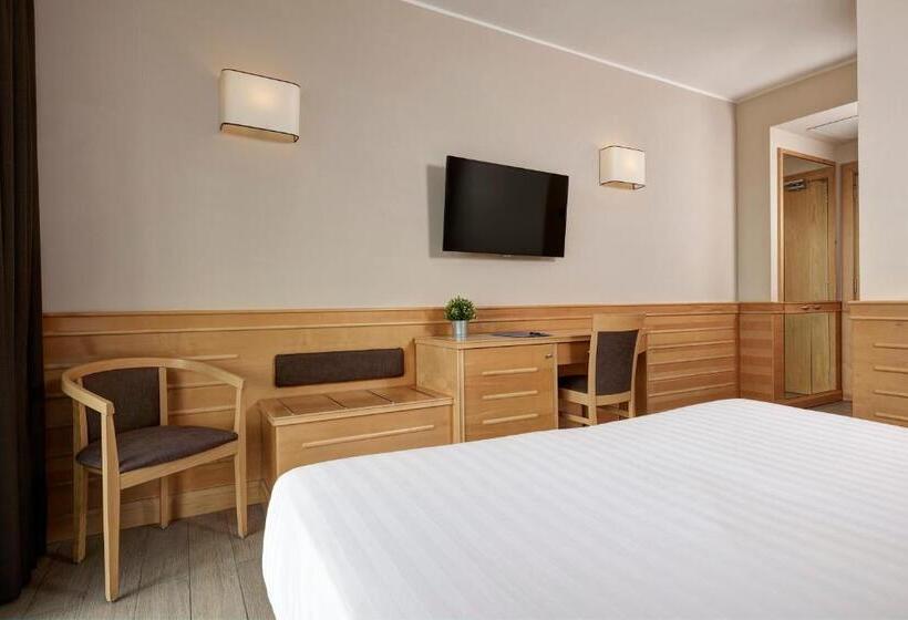 Hotel Occidental Aran Park