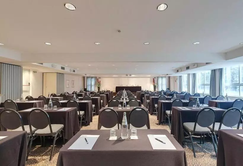 هتل Occidental Aran Park