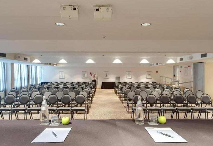 Hotel Occidental Aran Park