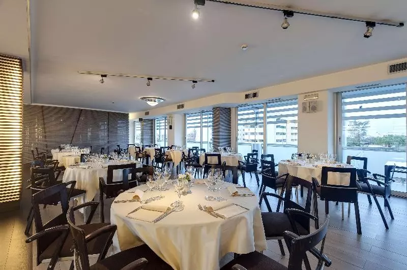 هتل Occidental Aran Park