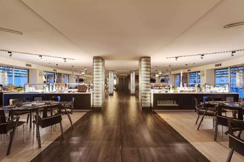 هتل Occidental Aran Park