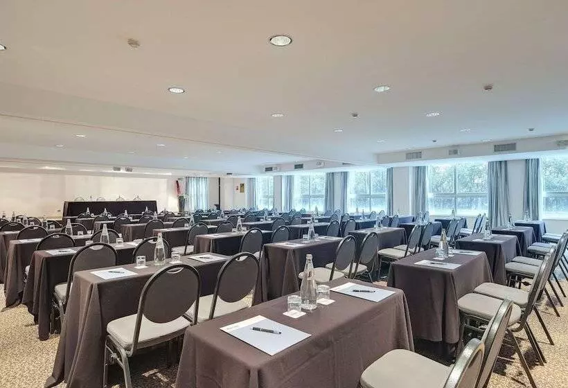 هتل Occidental Aran Park