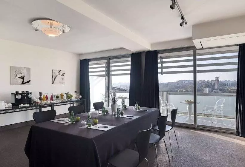 هتل Occidental Aran Park