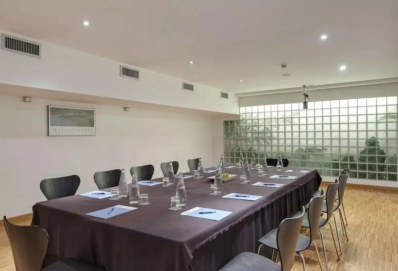 هتل Occidental Aran Park