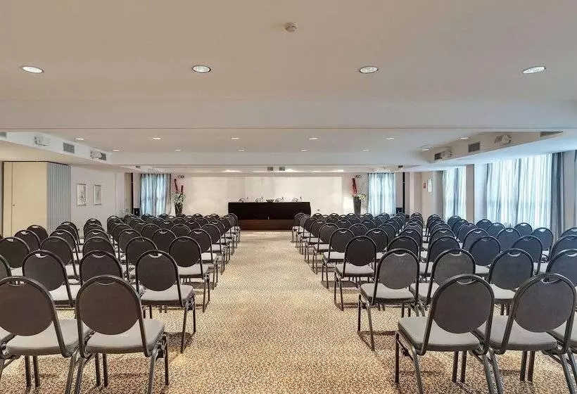 هتل Occidental Aran Park