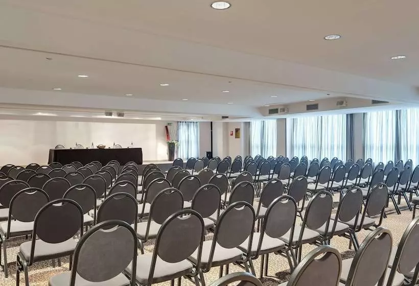 هتل Occidental Aran Park