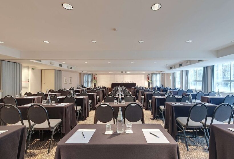 Hotel Occidental Aran Park