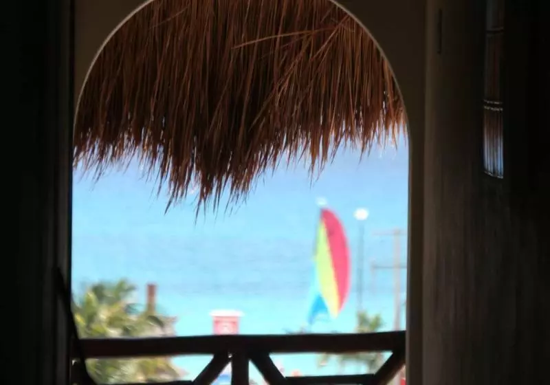 هتل Riviera Del Sol