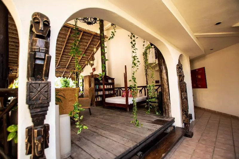 هتل Riviera Del Sol