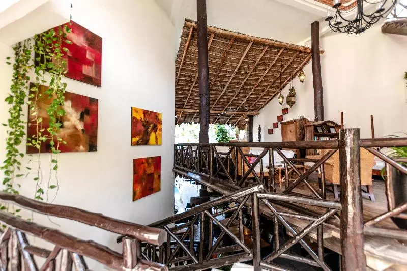 هتل Riviera Del Sol