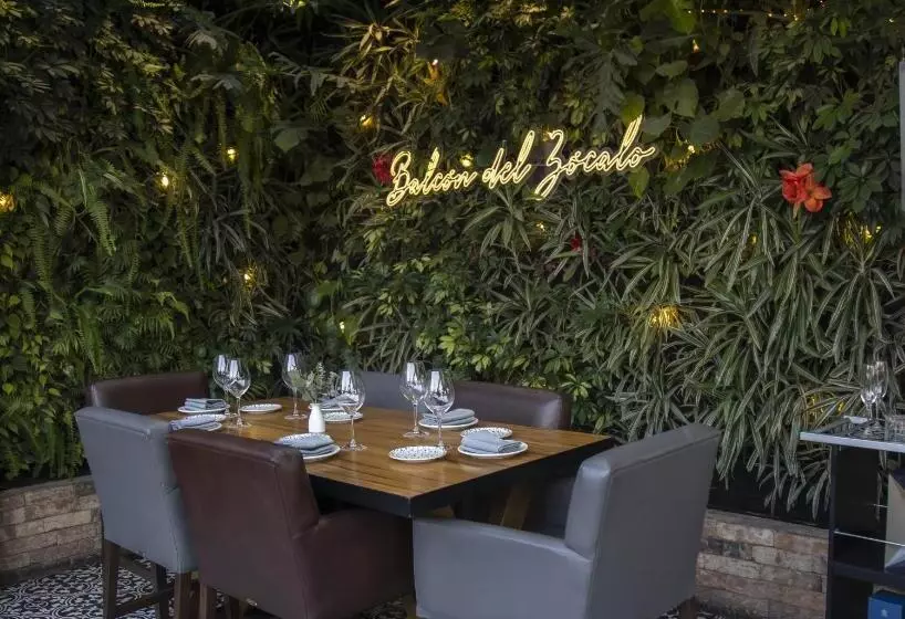 هتل Zocalo Central & Rooftop Mexico City