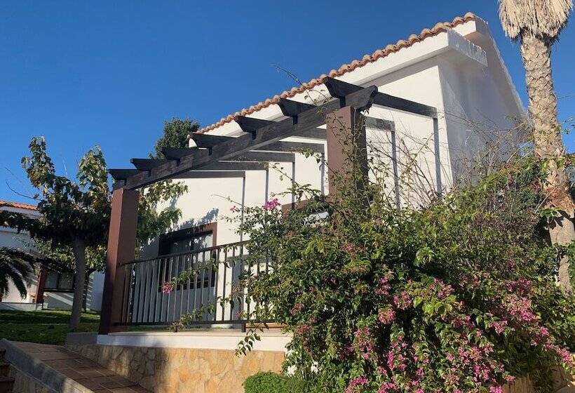 Nuramar Resort & Villas