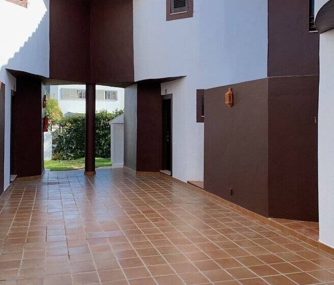 Nuramar Resort & Villas