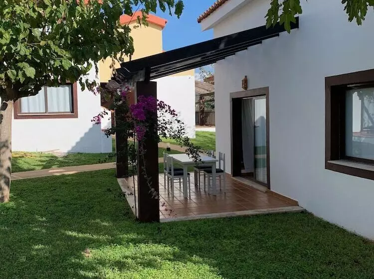 Nuramar Resort & Villas