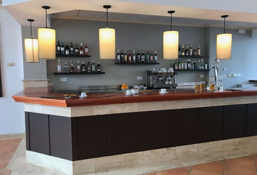 Nuramar Resort & Villas