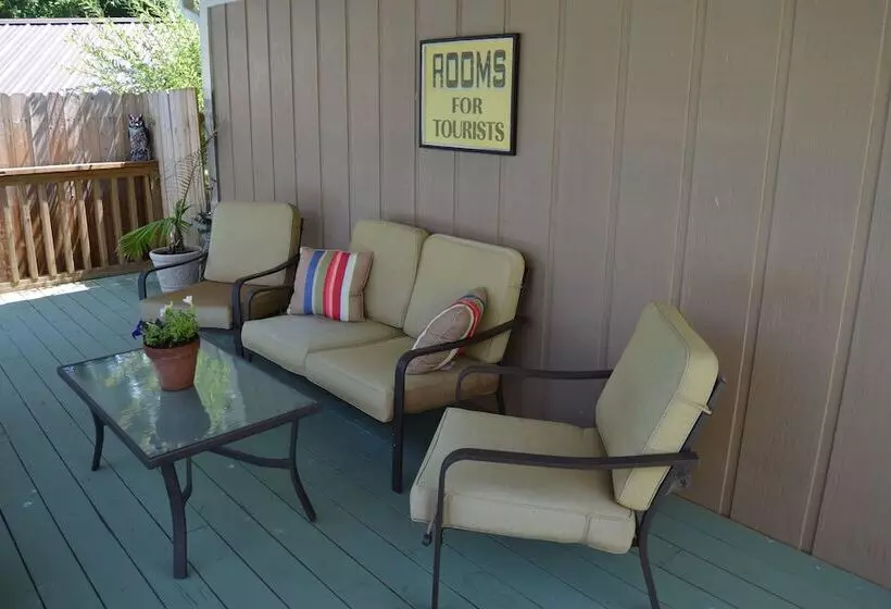 Country Aire Bed & Breakfast