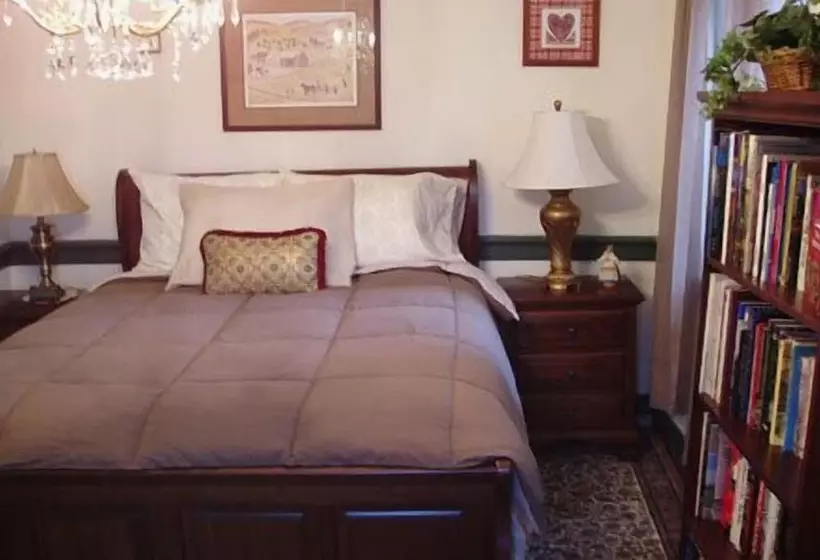 Historic Schoeneck Hotel B&b