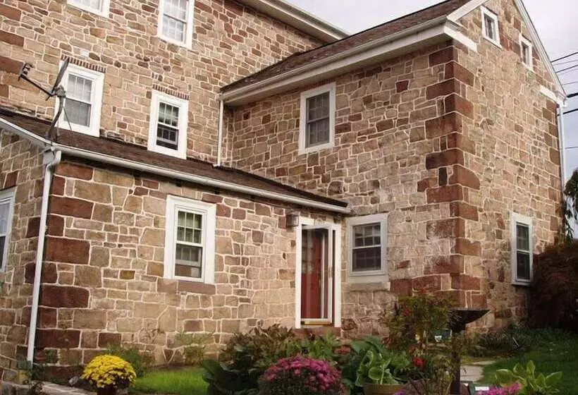 Historic Schoeneck Hotel B&b