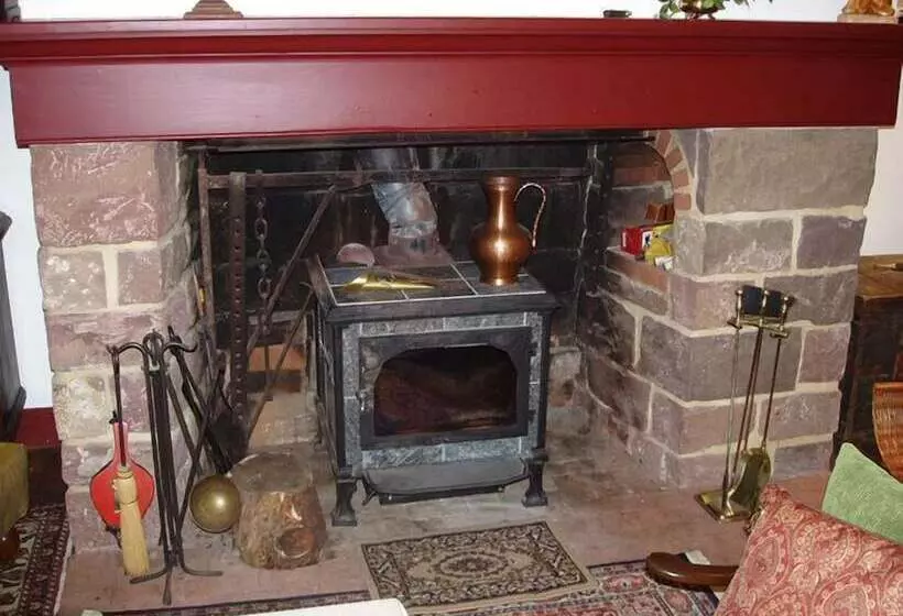 Historic Schoeneck Hotel B&b