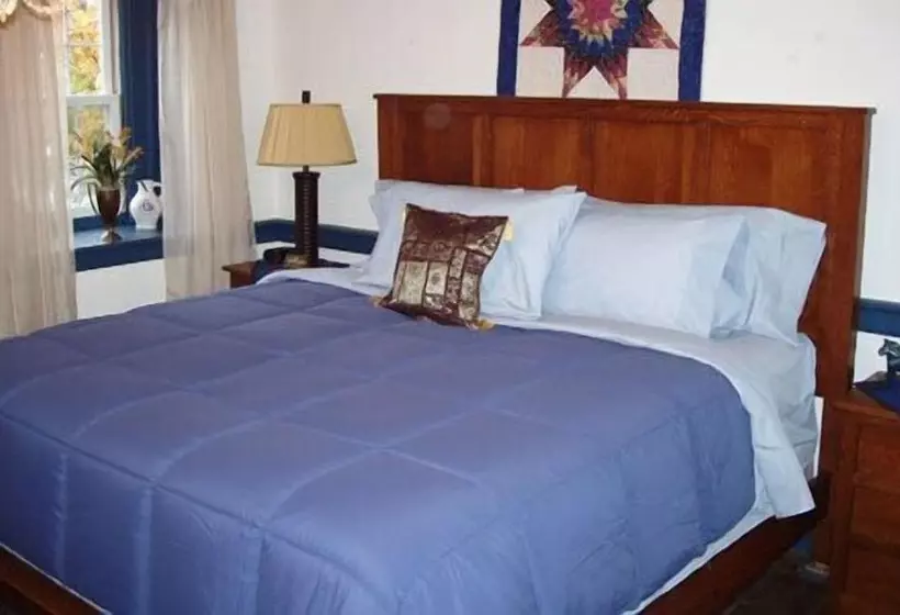 Historic Schoeneck Hotel B&b