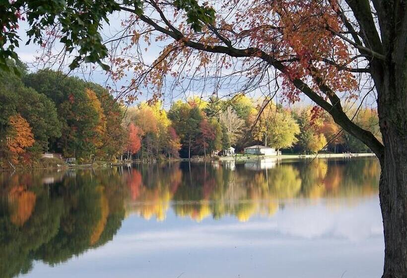 בית מלון כפרי Duck Lake Campground
