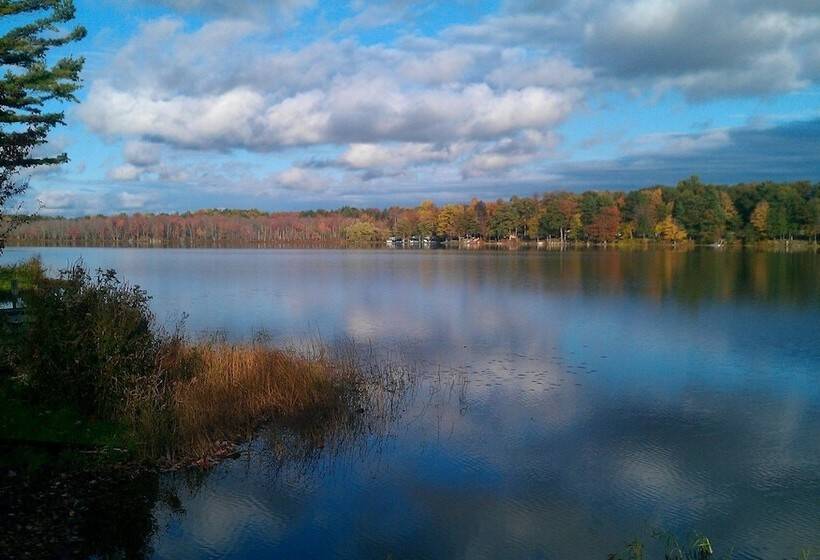 בית מלון כפרי Duck Lake Campground