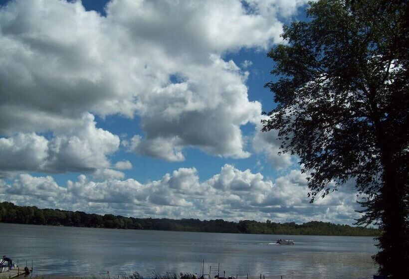 בית מלון כפרי Duck Lake Campground