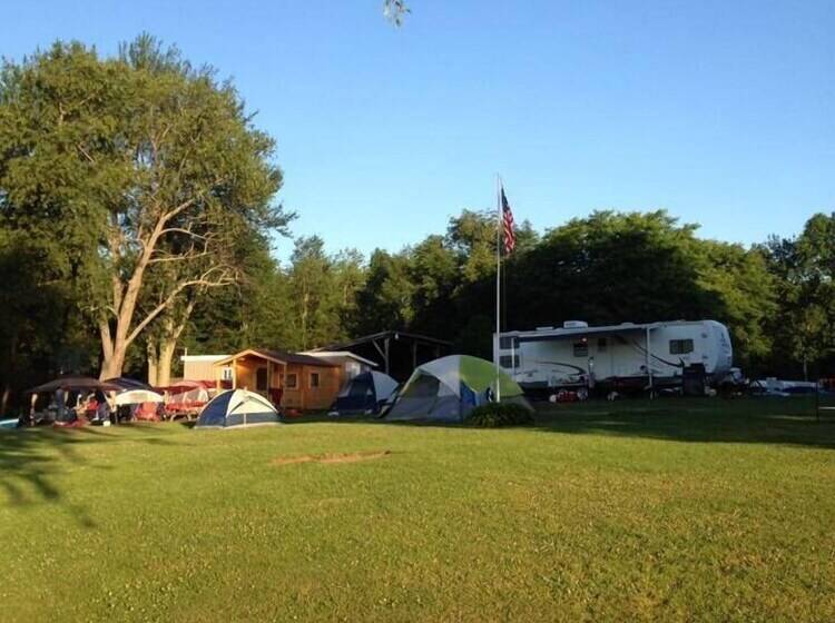 בית מלון כפרי Duck Lake Campground