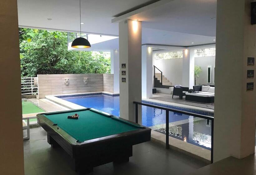 ペンション Reddoorz At Anton S Loft Designer Resort Pansol Calamba Laguna