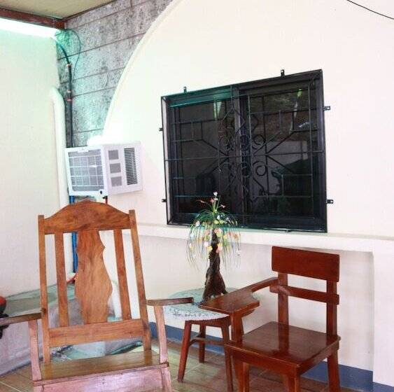 פנסיון Djv Southville Guest House