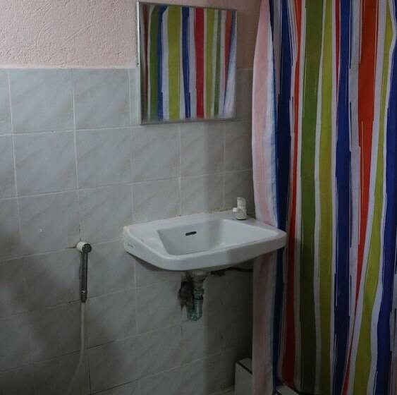 פנסיון Djv Southville Guest House